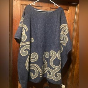NWOT PONCHO fits up to 4X